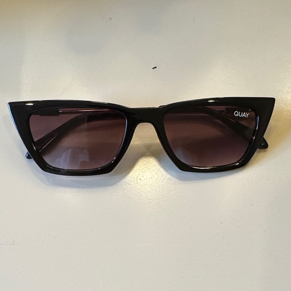 Quay, Ray-Ban, Le Specs, DiffSunglasses Collection - Picture 5 of 7